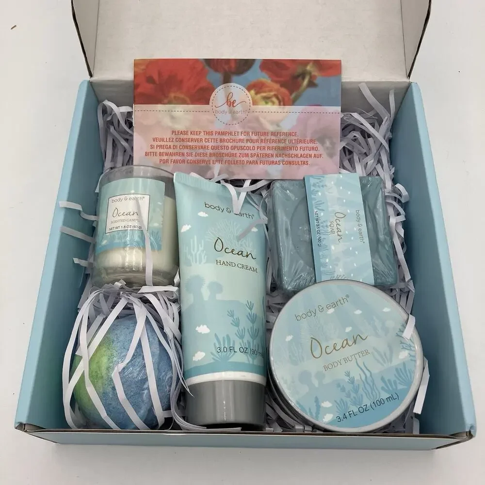 Body & Earth Spa Gift Bath and Body Set, Ocean Scented Spa Box for Her
